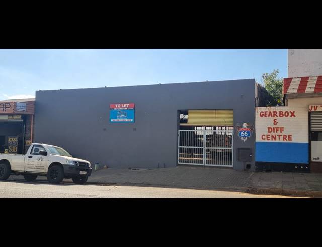 450M² WAREHOUSE TO LET IN KRUGERSDORP CENTRAL